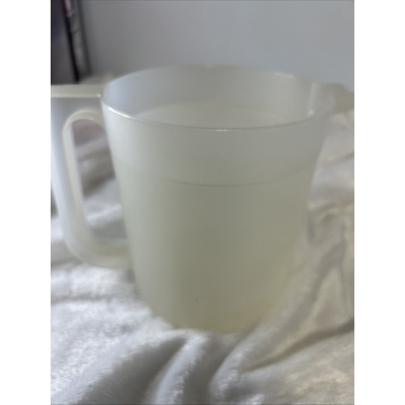 Vintage Tupperware #1575 Sheer 1.5 Qt Beverage Pitcher w/ Blue Push Button‎ Seal - Picture 6 of 7